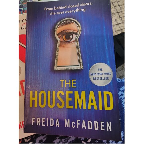 THE HOUSEMAID Freida McFadden Paperback Book Novel Excellent Condition - Picture 1 of 3